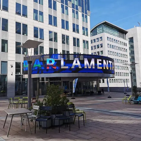 Design Europarlament With Private Terrace Apartment